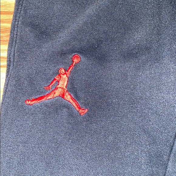 Black and red Jordan athletic pants size Medium - Picture 5 of 7